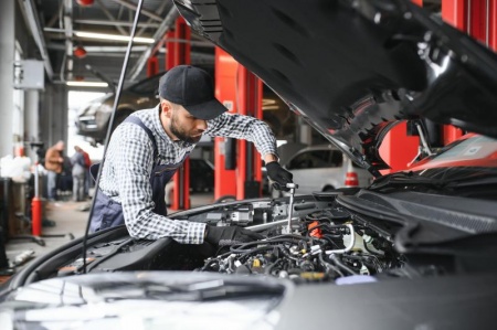 Pourquoi suivre une formation en reprogrammation moteur peut lancer votre carrière